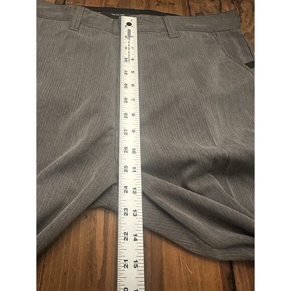 Travis Mathew Pants Performance Stretch Gray Flat Front Golf Slacks Size 34 - Picture 15 of 16